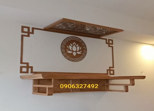 Bàn thờ treo tường bằng gỗ tự nhiên chất lượng đảm bảo