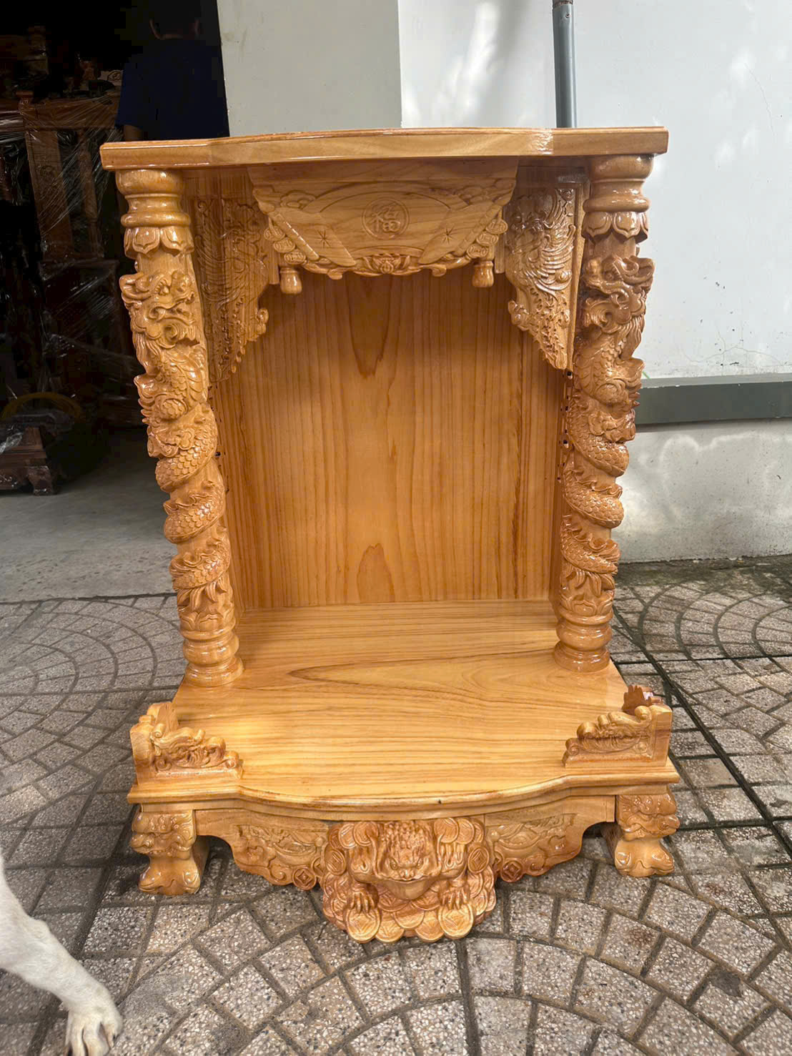 Khăn lau mới để lau dọn bàn thờ Thần Tài