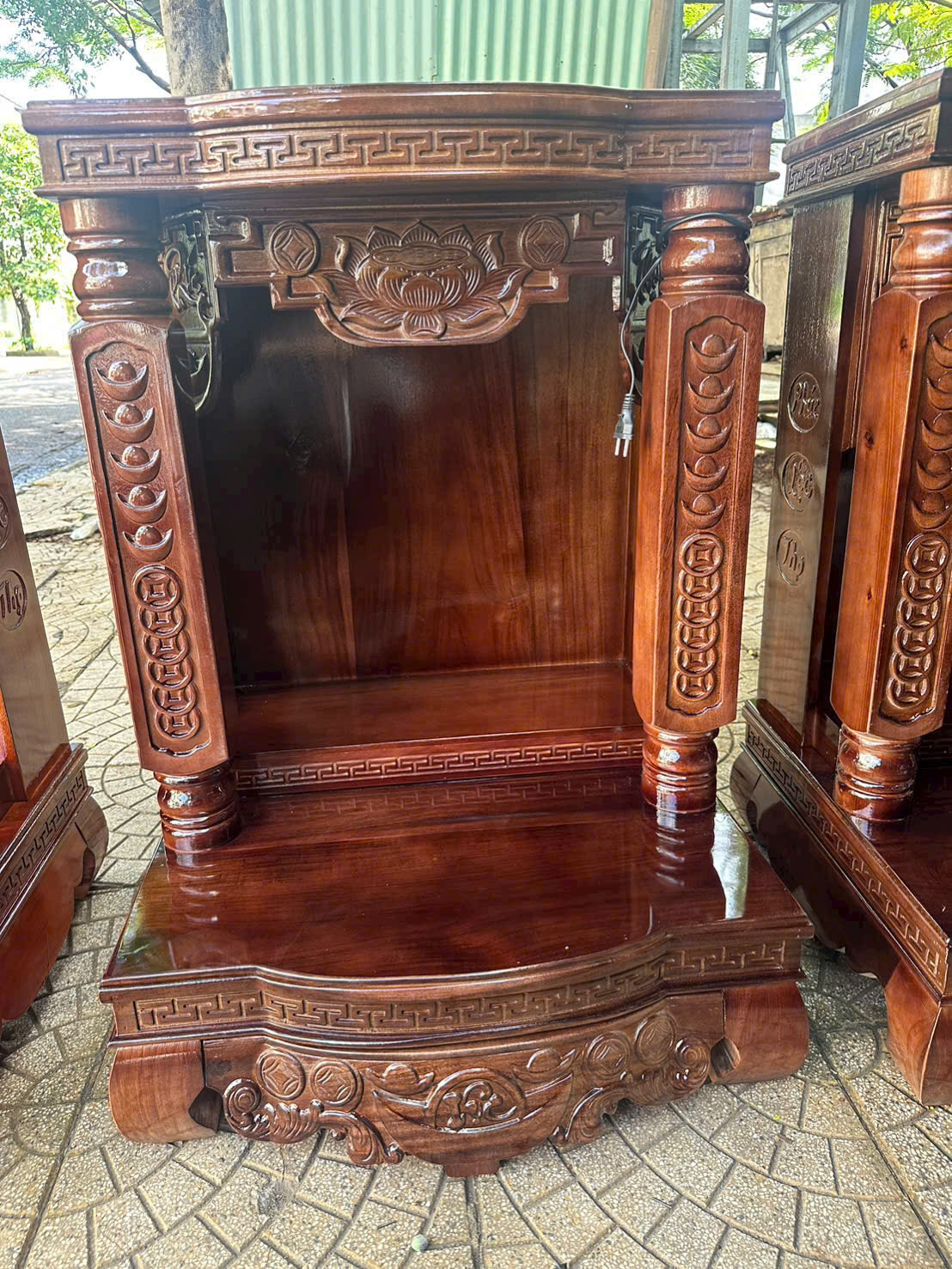 Kiểu dáng bệ mộc phong cách góc cạnh hiện đại mài nhẵn mịn mượt mà giao đến đại lộ Phạm Văn Đồng khu vực Thủ Đức.