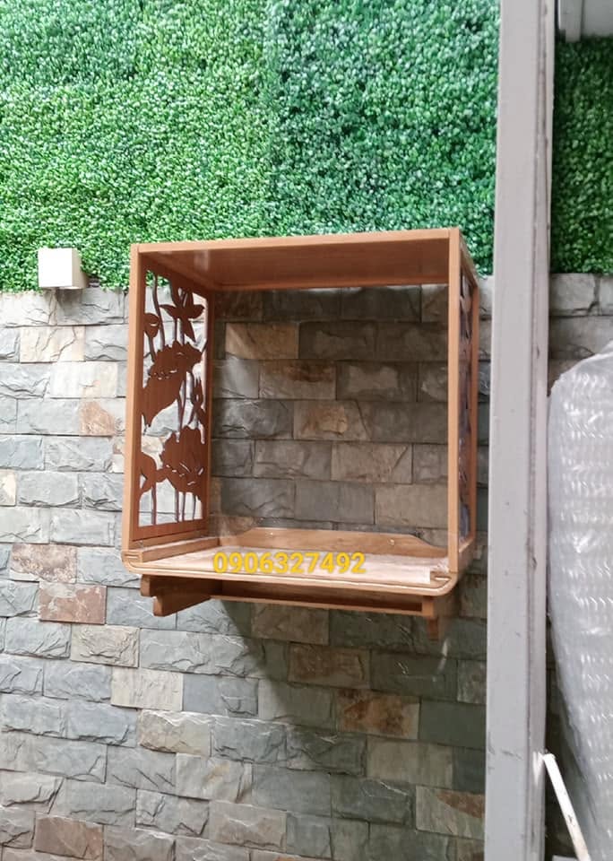 Bàn thờ ngoài trời có vách ngăn thờ quan âm