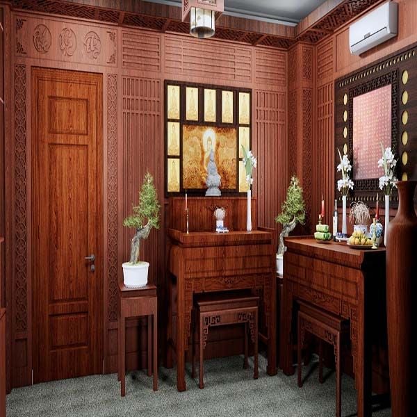 Phật ngự ban đứng trung tâm, tổ tiên an vị ở bệ lùi thấp bên vách cạnh.