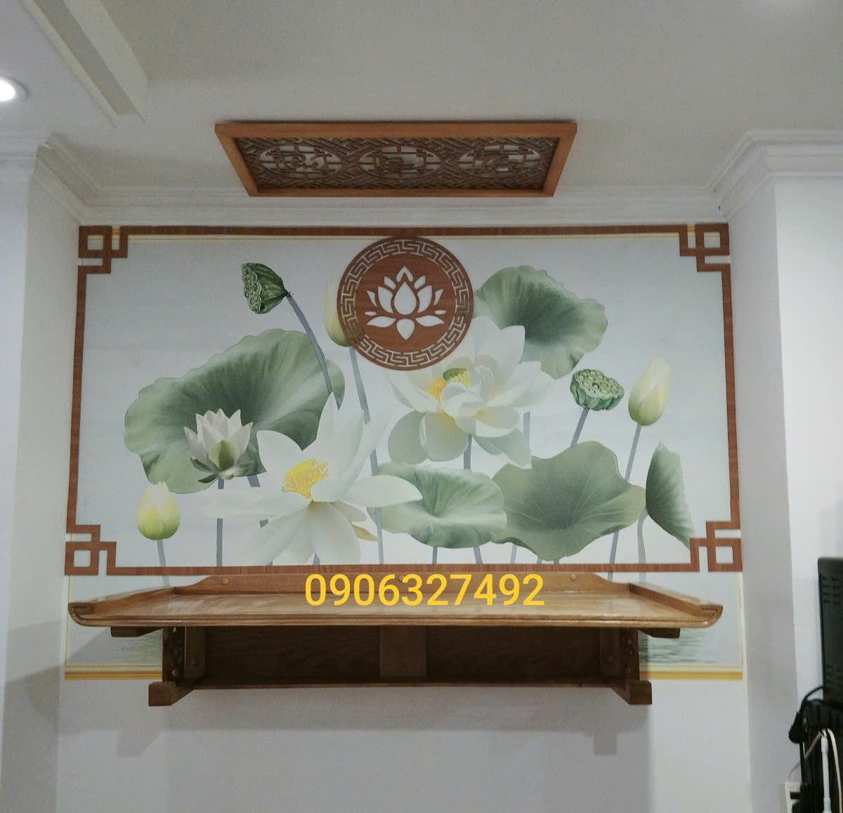 Bàn thờ treo tường chung cư hiện đại