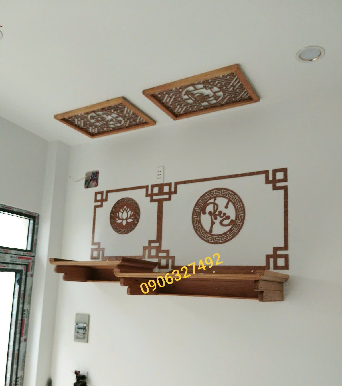 Mẫu bàn thờ treo tường 2 tầng