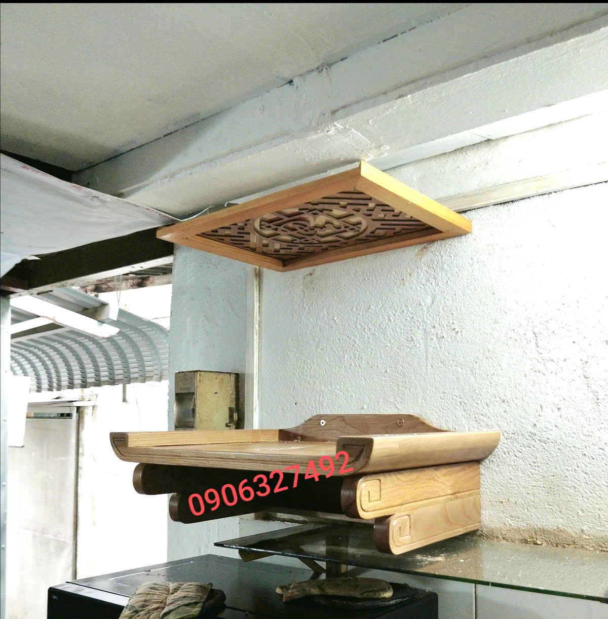 Bàn thờ treo tường nhỏ