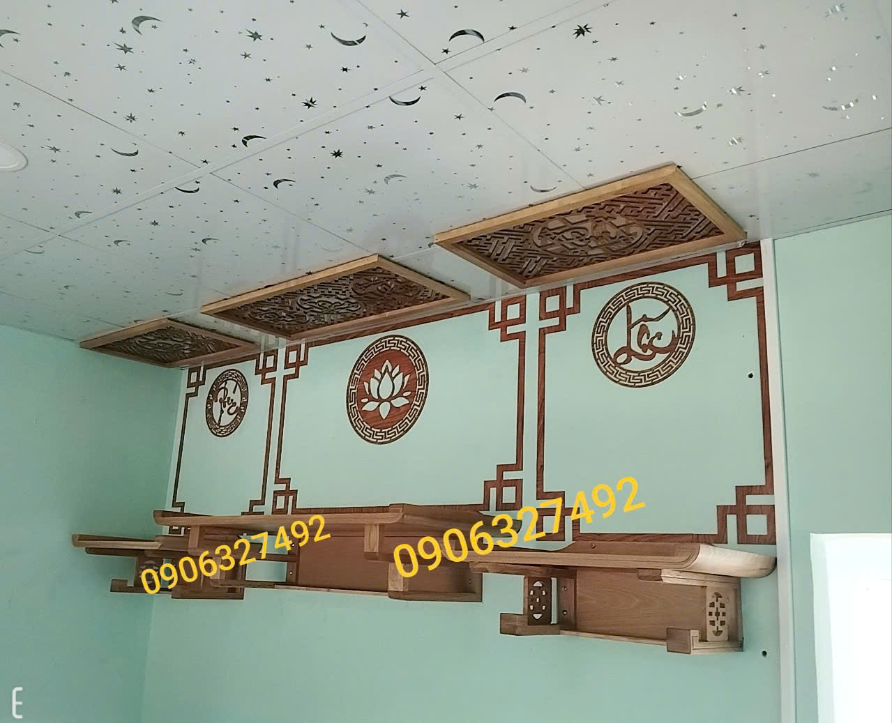 Cửa hàng bàn thờ treo tường tại quận 7